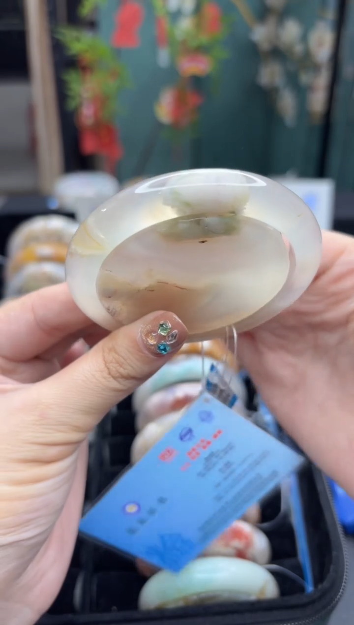 【闪购商品】石英质玉手镯未镶嵌276（58圈赠送镯心）