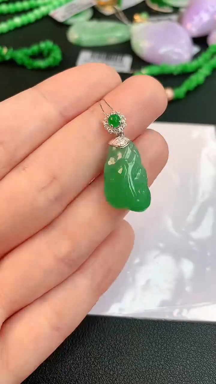 【闪购商品】翡翠颈饰18K金镶嵌赠礼盒证书 敏