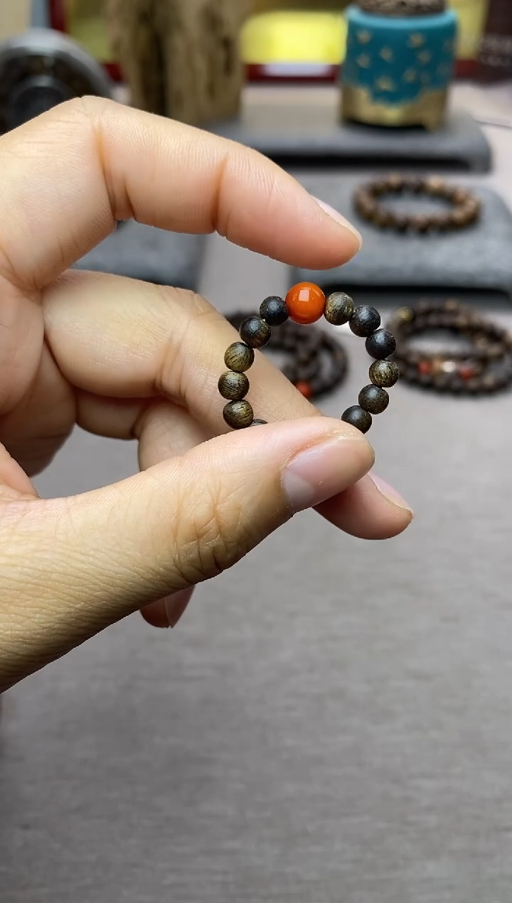 【闪购商品】沉香沉香碎屑白棋戒指      