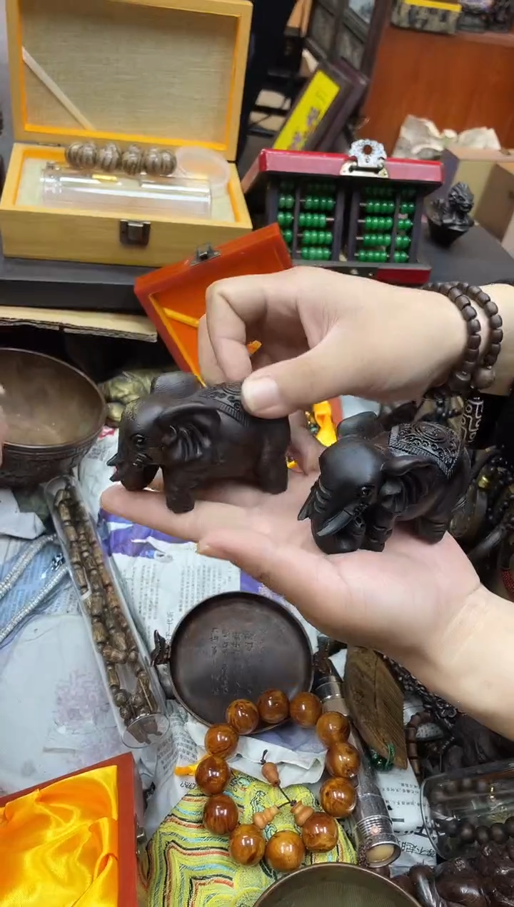 【闪购商品】大叶紫檀（黑酸枝木类） 