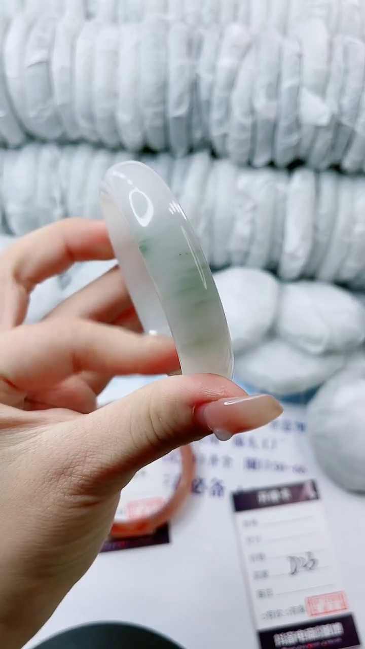 【闪购商品】石英质玉手镯未镶嵌多样性发货D23