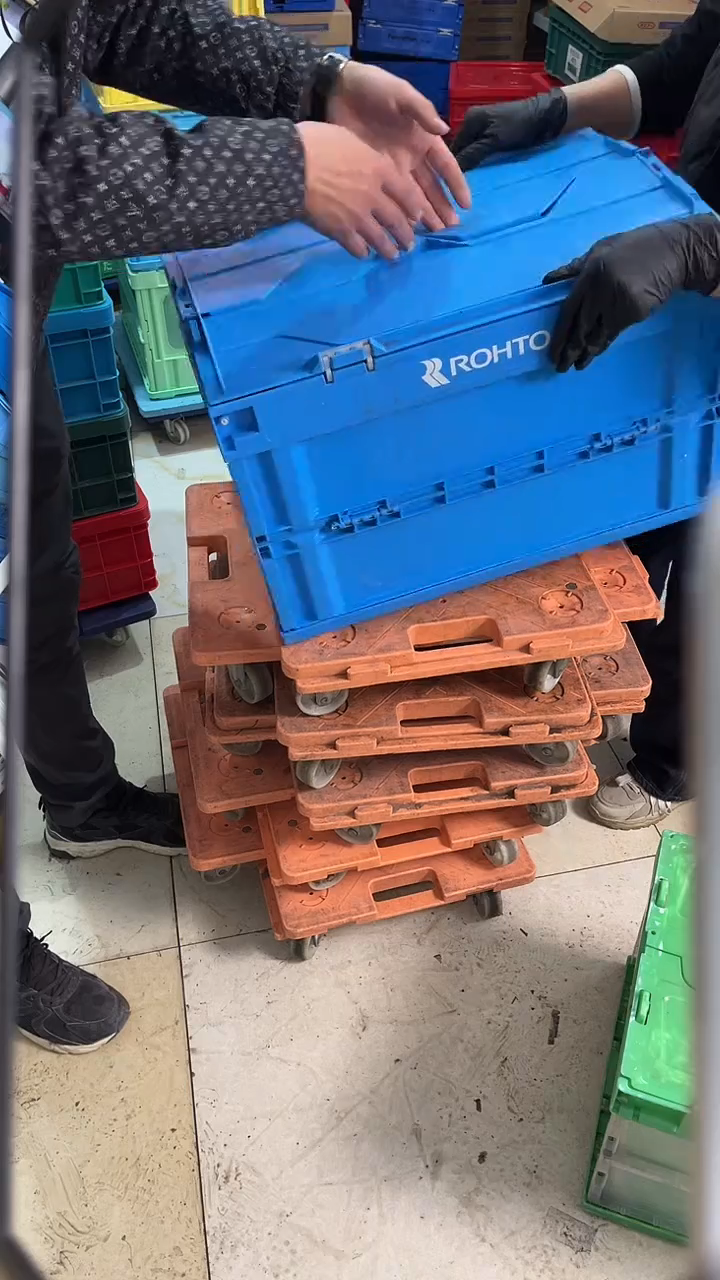 厚款小***哥带盖子的箱子一个