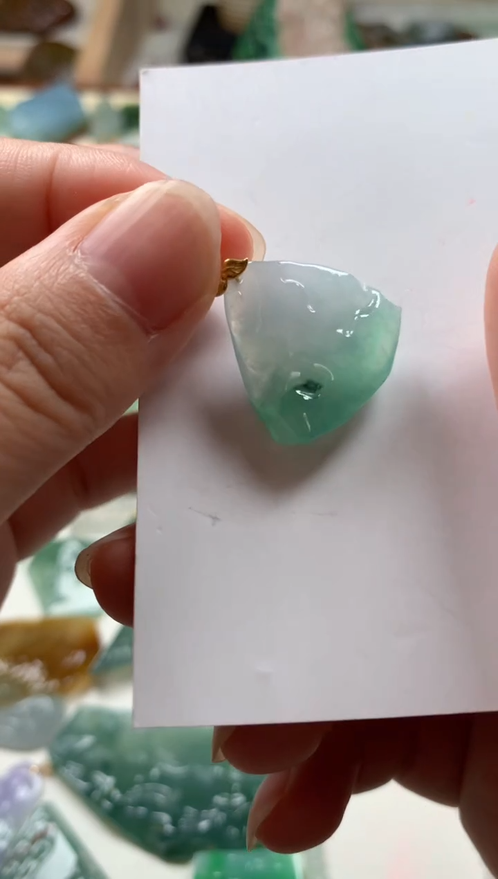 【闪购商品】翡翠颈饰18K金镶嵌吊坠