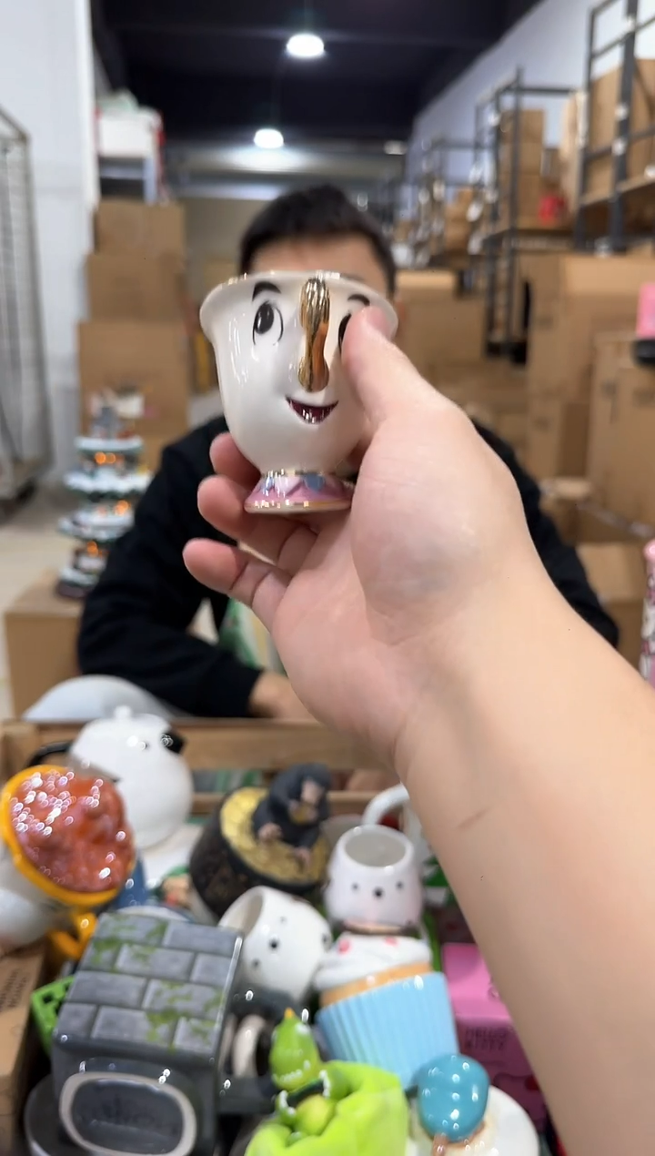 瓷片金边阿奇杯 