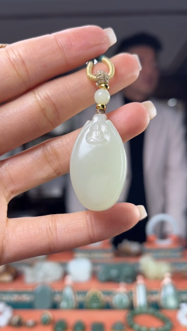 颈饰未镶嵌和田玉佩佩