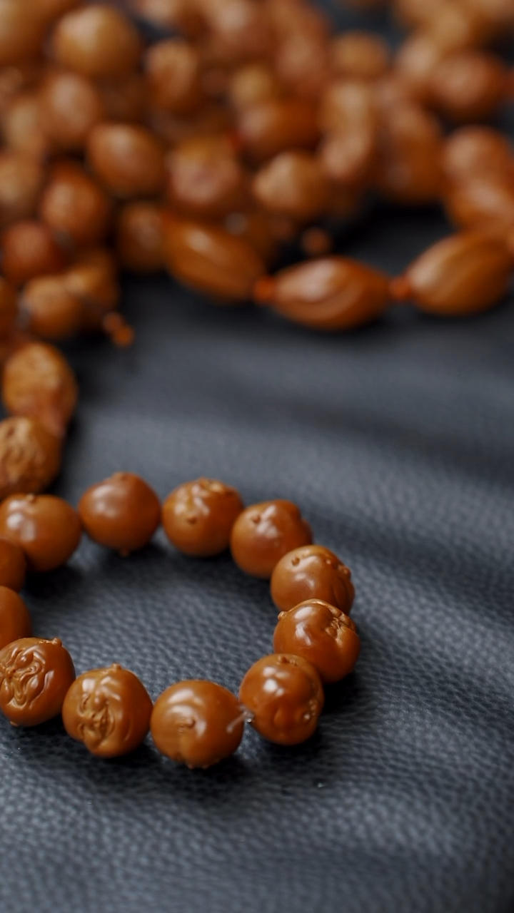 吊坠橄榄核6****1人生百态