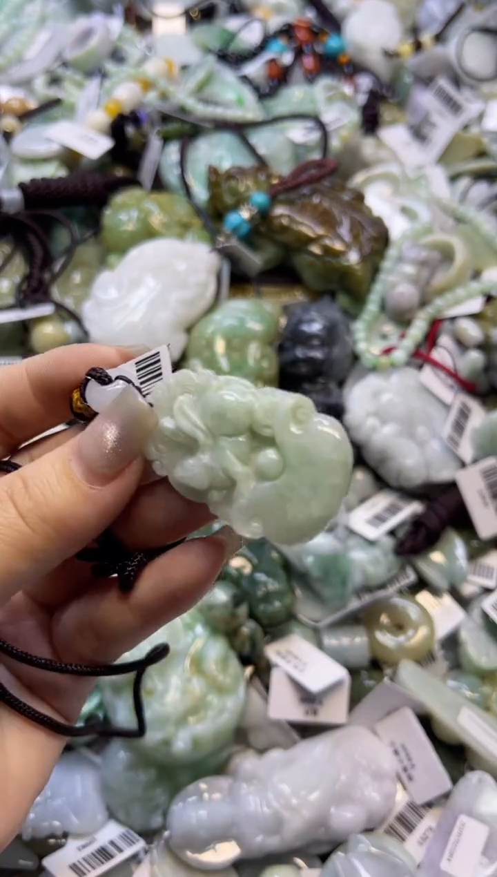 【闪购商品】翡翠颈饰未镶嵌00000469
