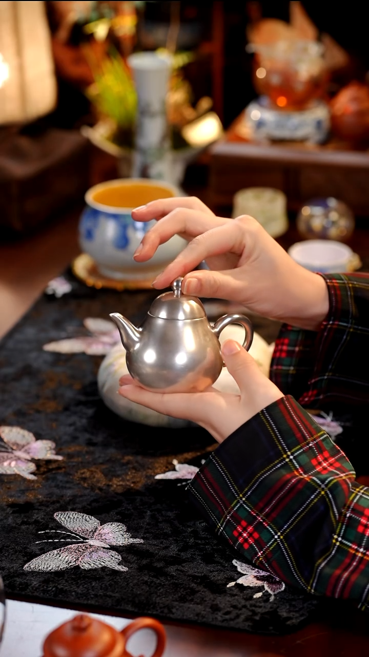 溜银泡茶壶·············