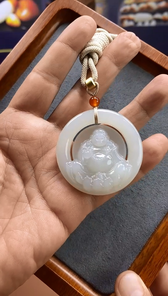 和田玉未镶嵌吊坠(不含链)精品和田玉雕刻佛