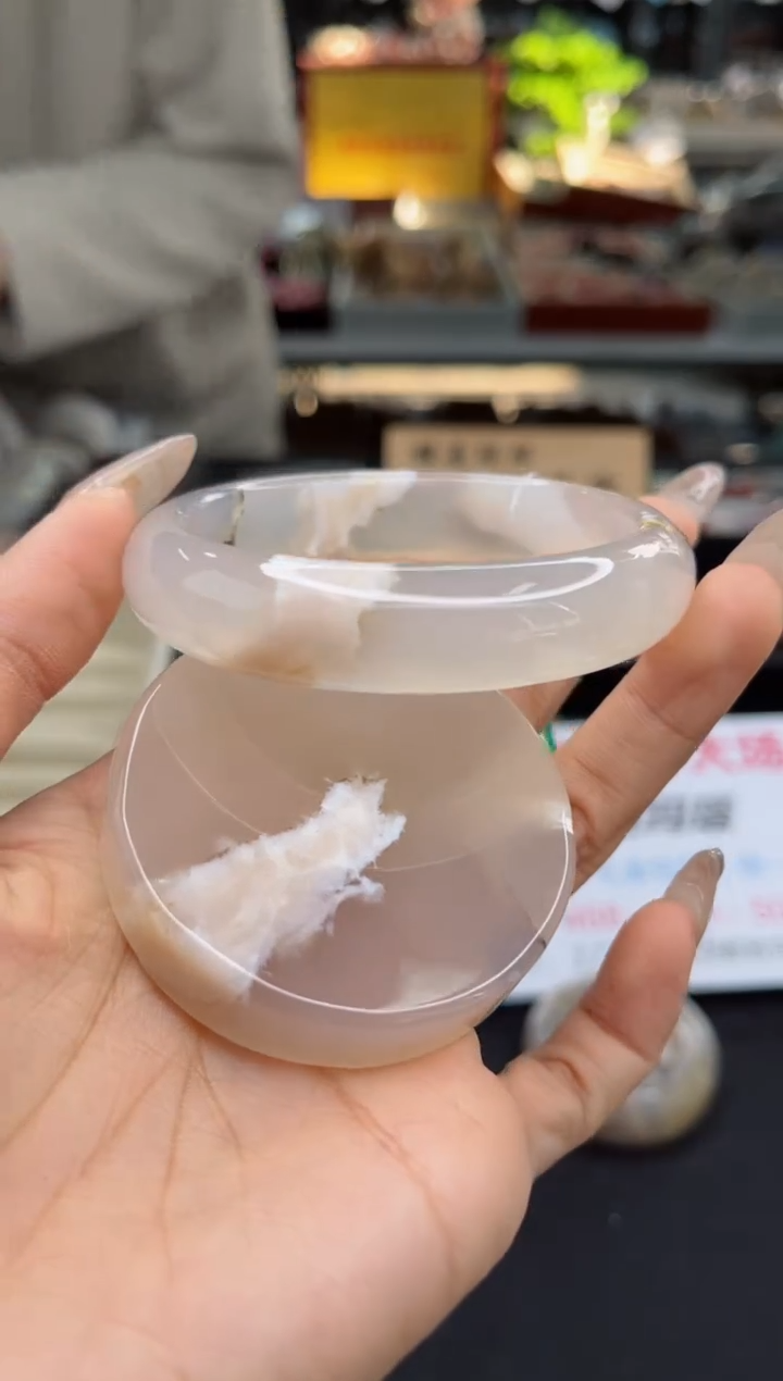 【闪购商品】石英质玉手镯未镶嵌57圈口（不退不换）1456216