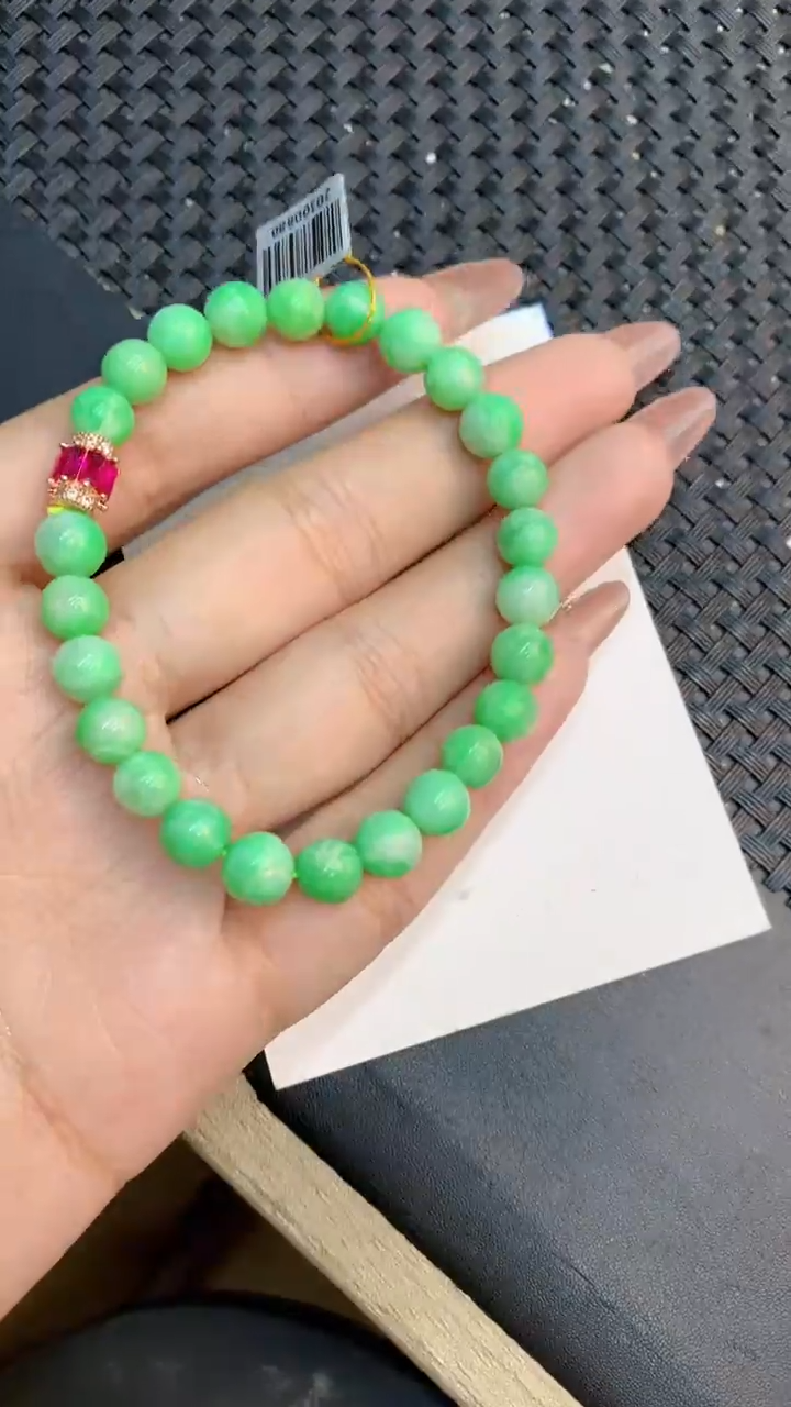 颈饰未镶嵌翡翠1