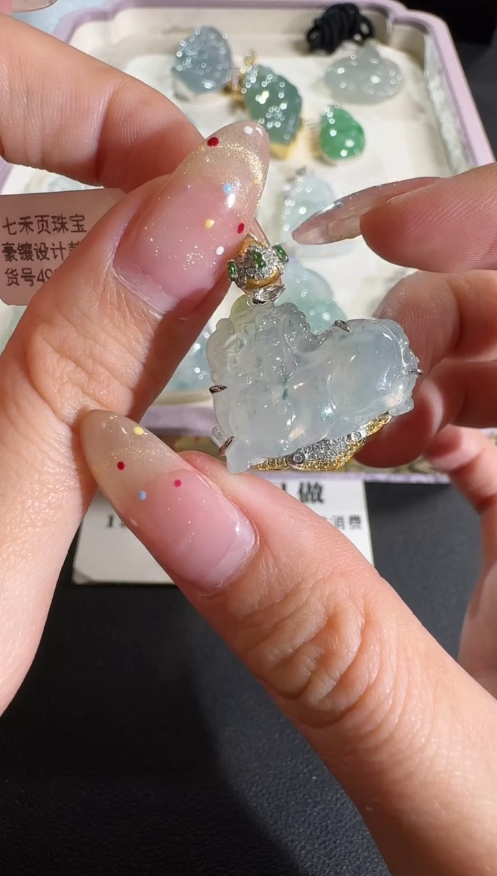 【闪购商品】翡翠吊坠(不含链)18K金镶嵌【源头工厂】钻石镶嵌