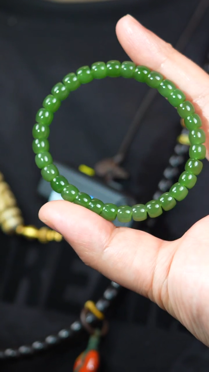 手链未镶嵌和田玉7mm俄碧无黑点