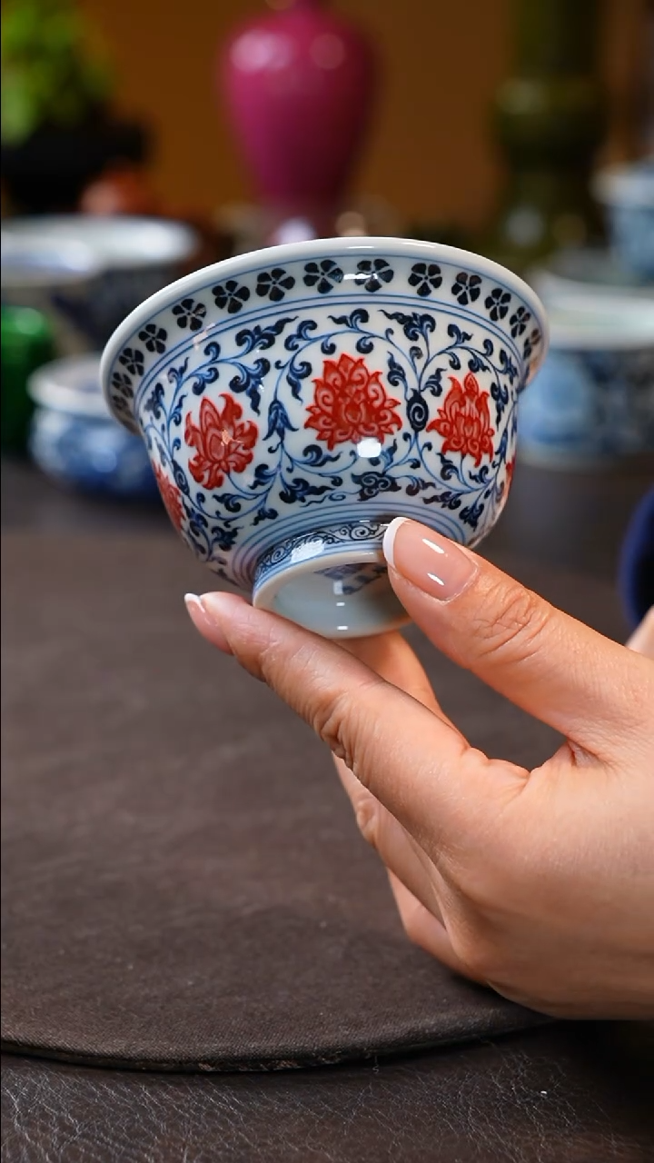 【闪购商品】雲林匠造青花釉里红缠枝莲压手杯