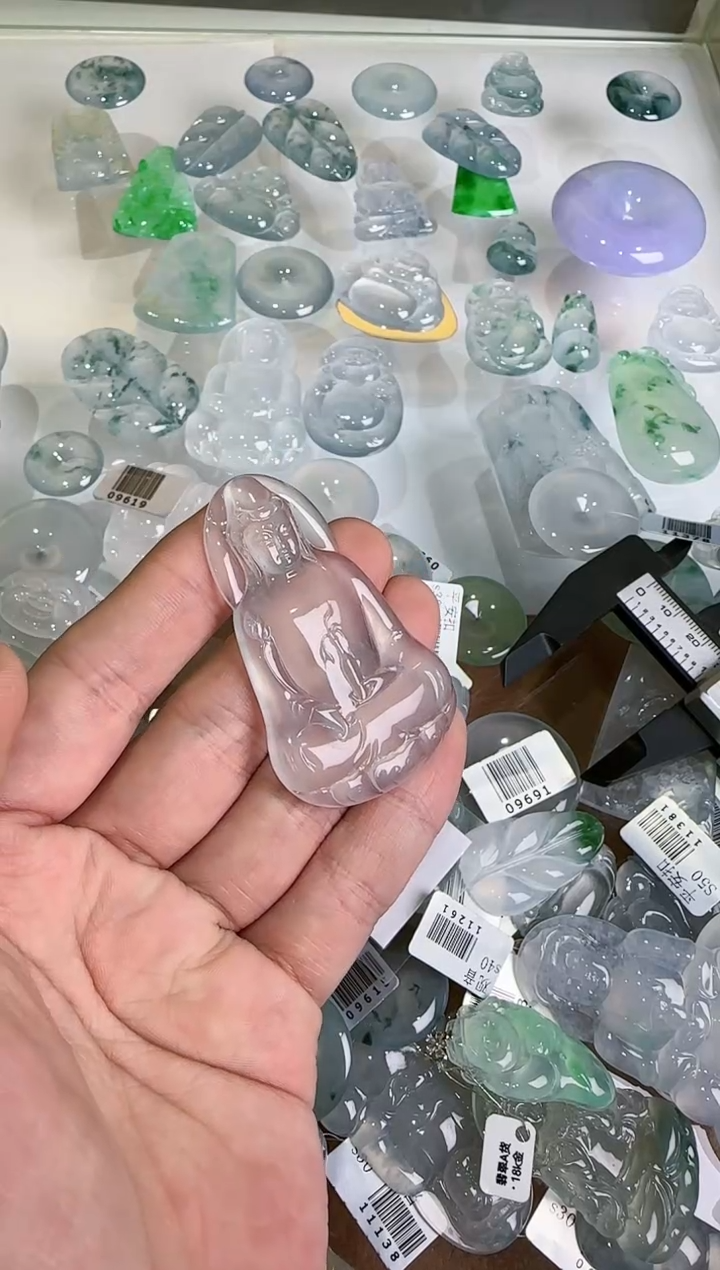 【闪购商品】翡翠吊坠(不含链)未镶嵌