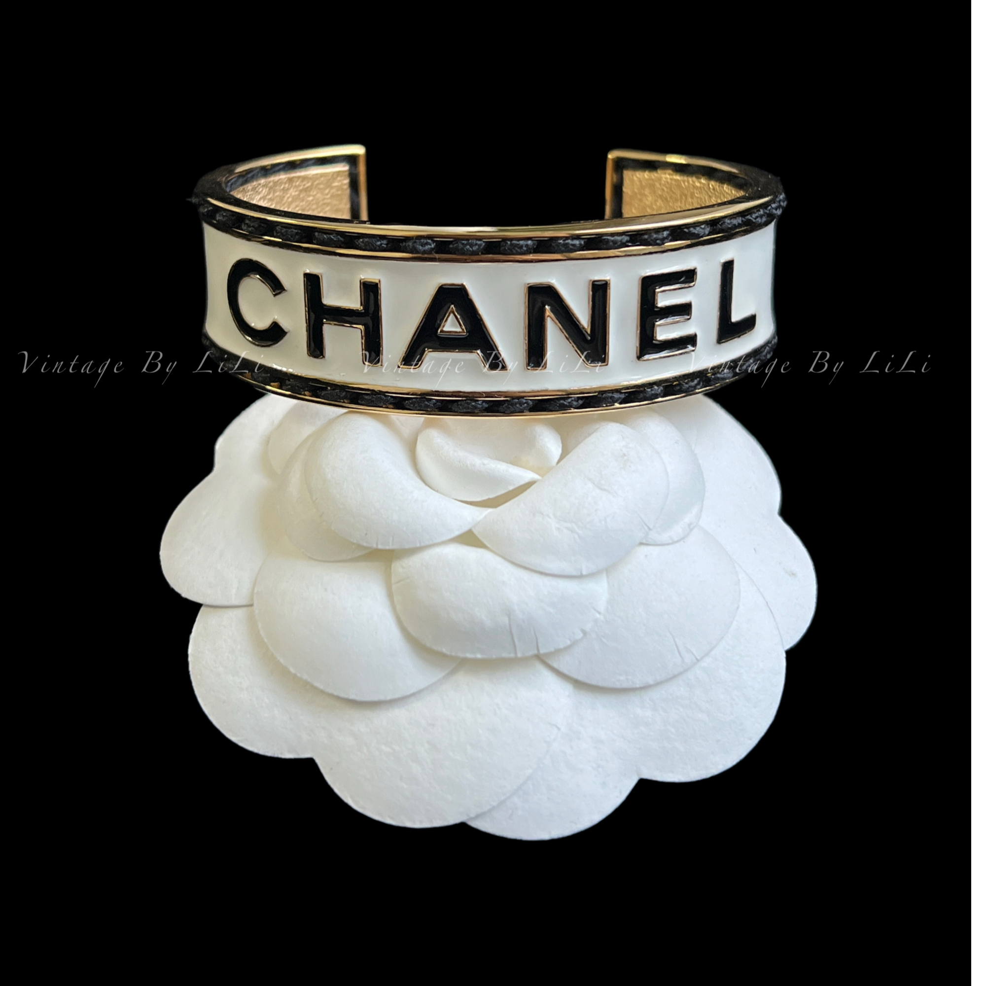 95新 Chanel/香奈儿 黑白字母珐琅手镯 M码 24C Jennie 公价9600