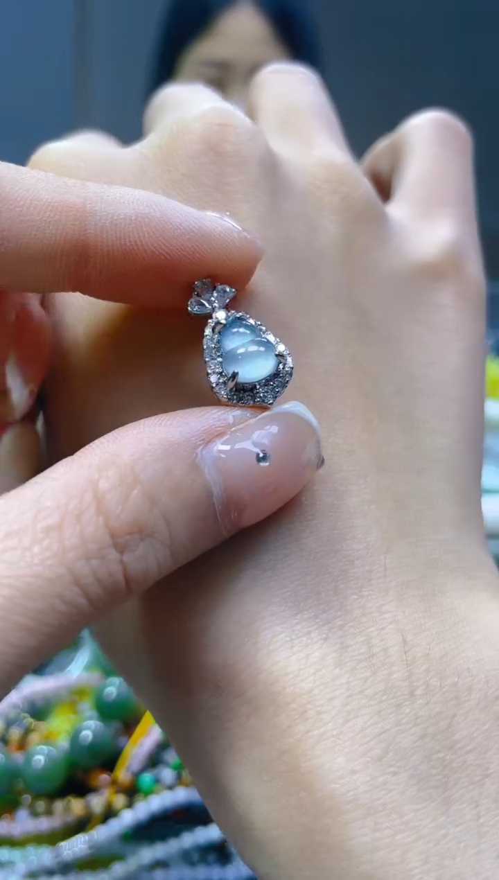 翡翠未镶嵌颈饰/T/翡翠A货一图一物