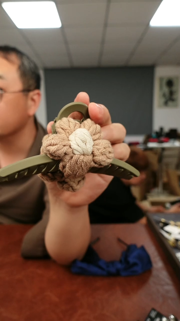 非金属布艺抓夹              