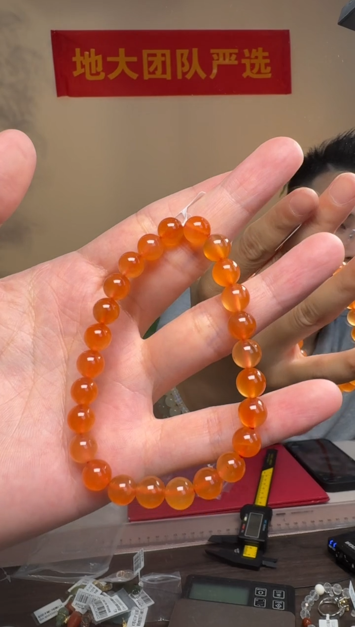 南红玛瑙手串未镶嵌保山冰红南红圆珠手串约7-8mm