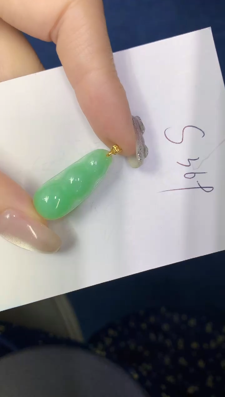 翡翠18K金镶嵌颈饰缅甸天然翡翠A货