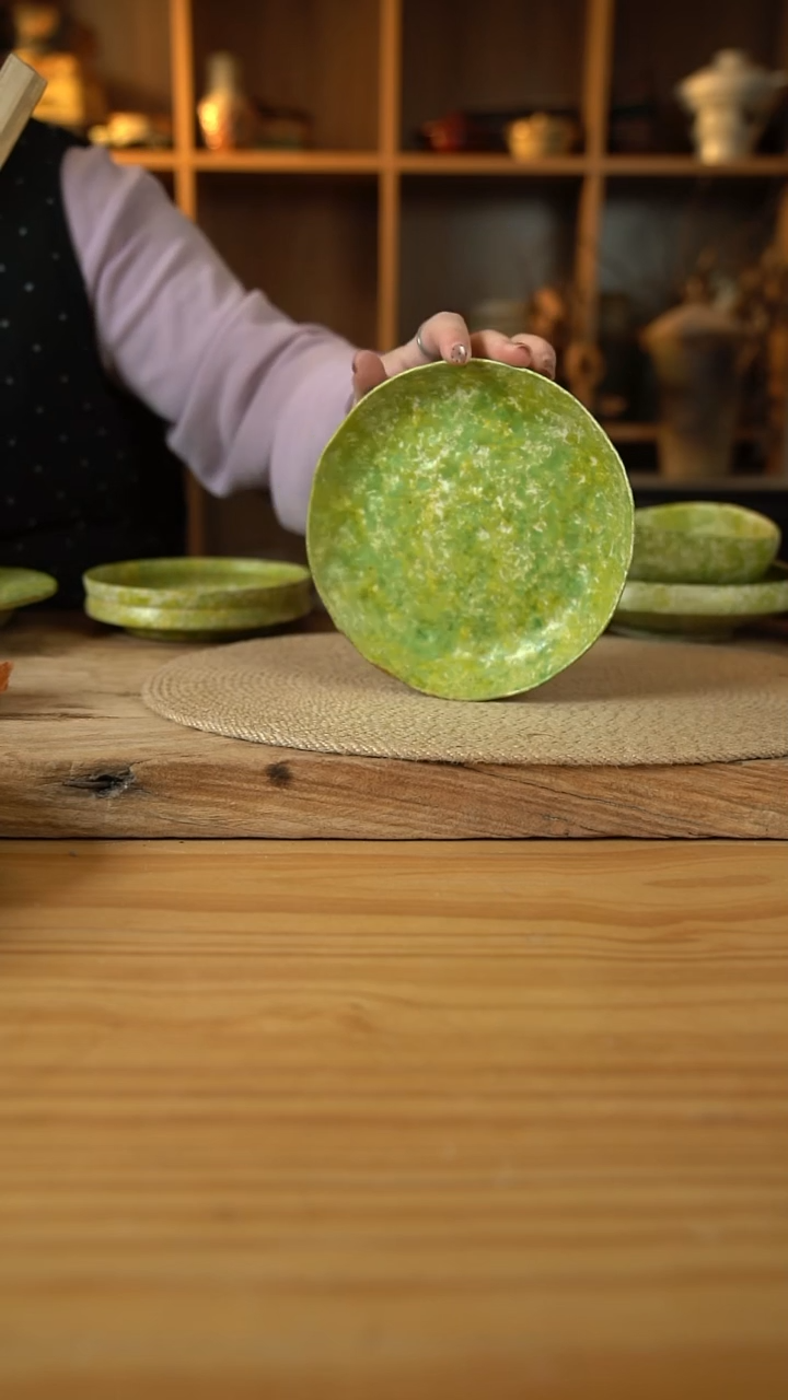 油菜花系列的 6.8英寸手捏小盘子1个