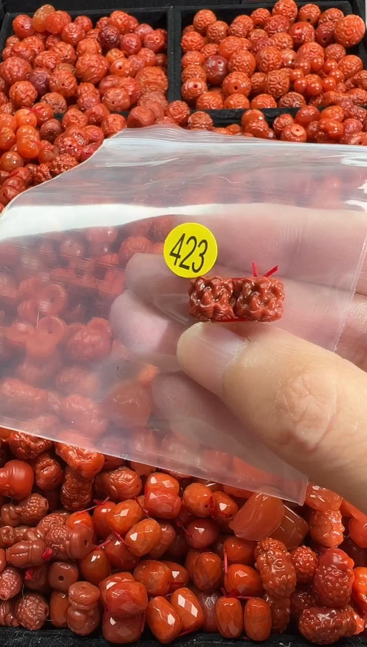 颈饰未镶嵌南红玛瑙1