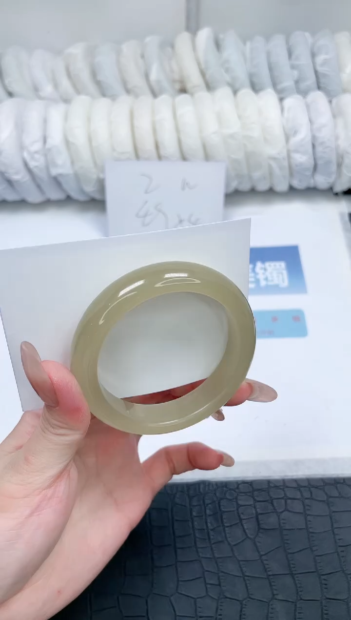 【闪购商品】石英质玉未镶嵌手镯N288-53.8