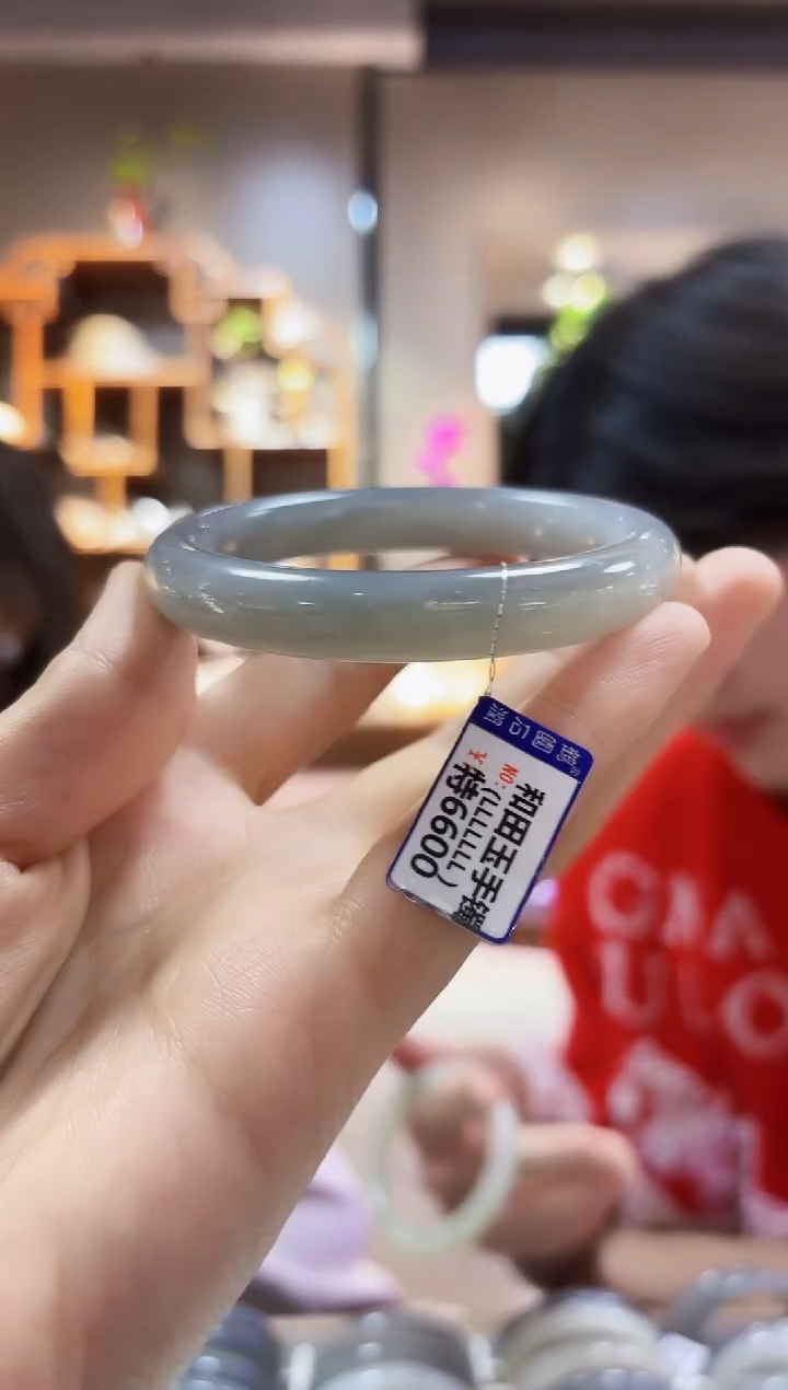 【闪购商品】和田玉手镯未镶嵌57.8