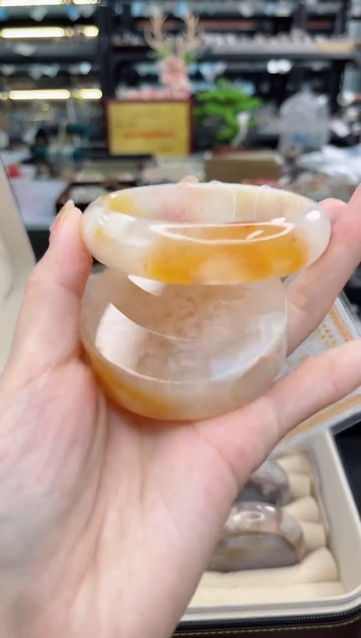 【闪购商品】石英质玉手镯未镶嵌60圈口（赠品镯心）3153586