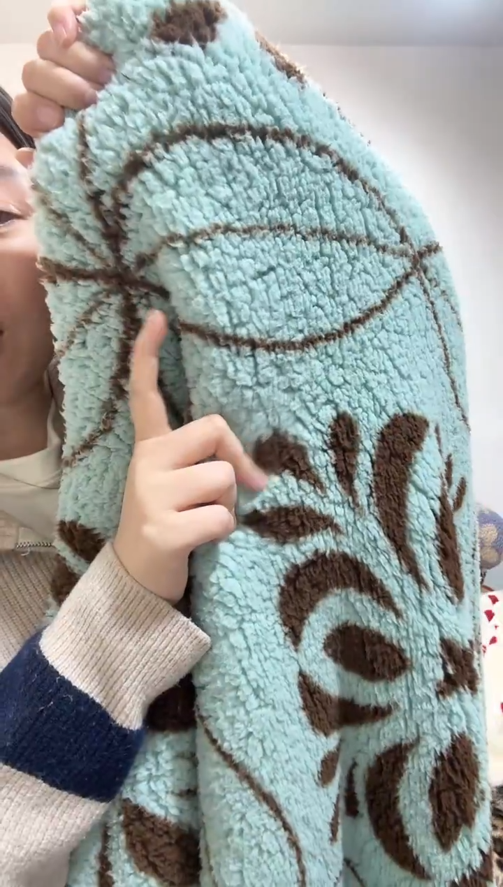 聚酯纤维200*230罗三层被子