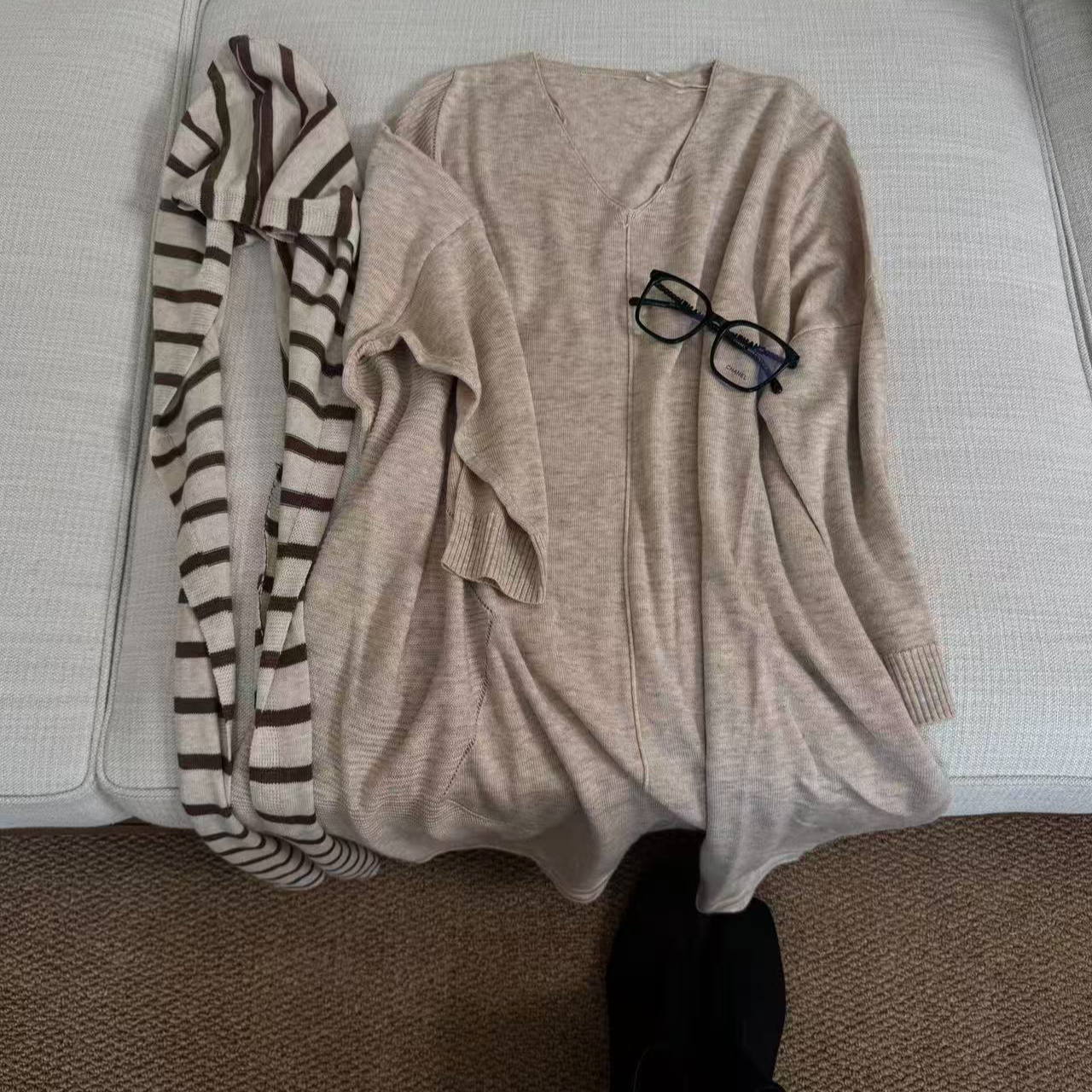 气质感显瘦宽松带披肩V领针织裙Y8831