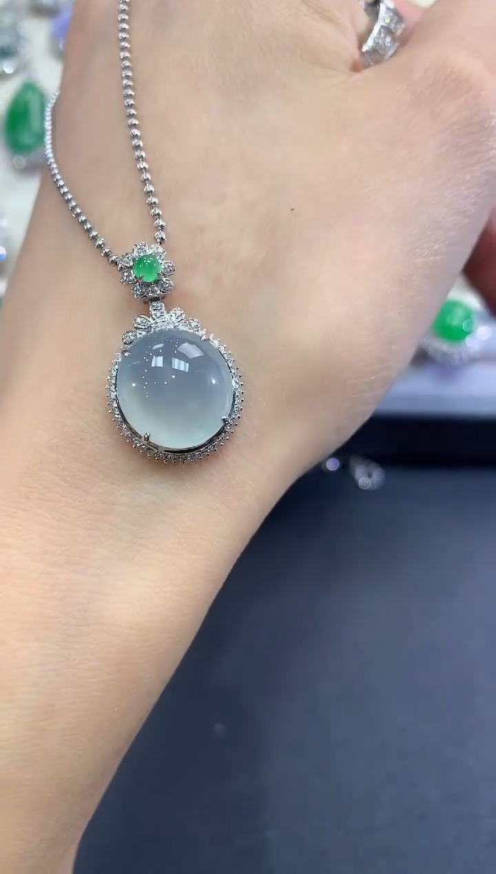 【闪购商品】翡翠吊坠(不含链)18K金镶嵌a27         