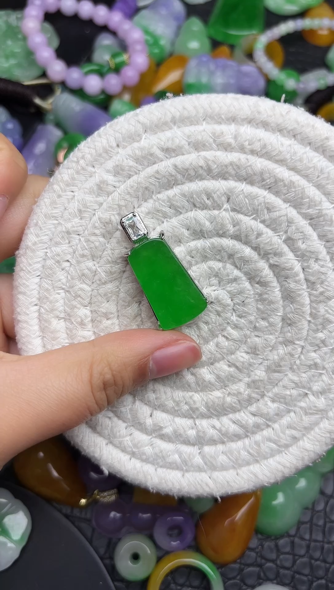 颈饰未镶嵌翡翠缅甸翡翠吊坠