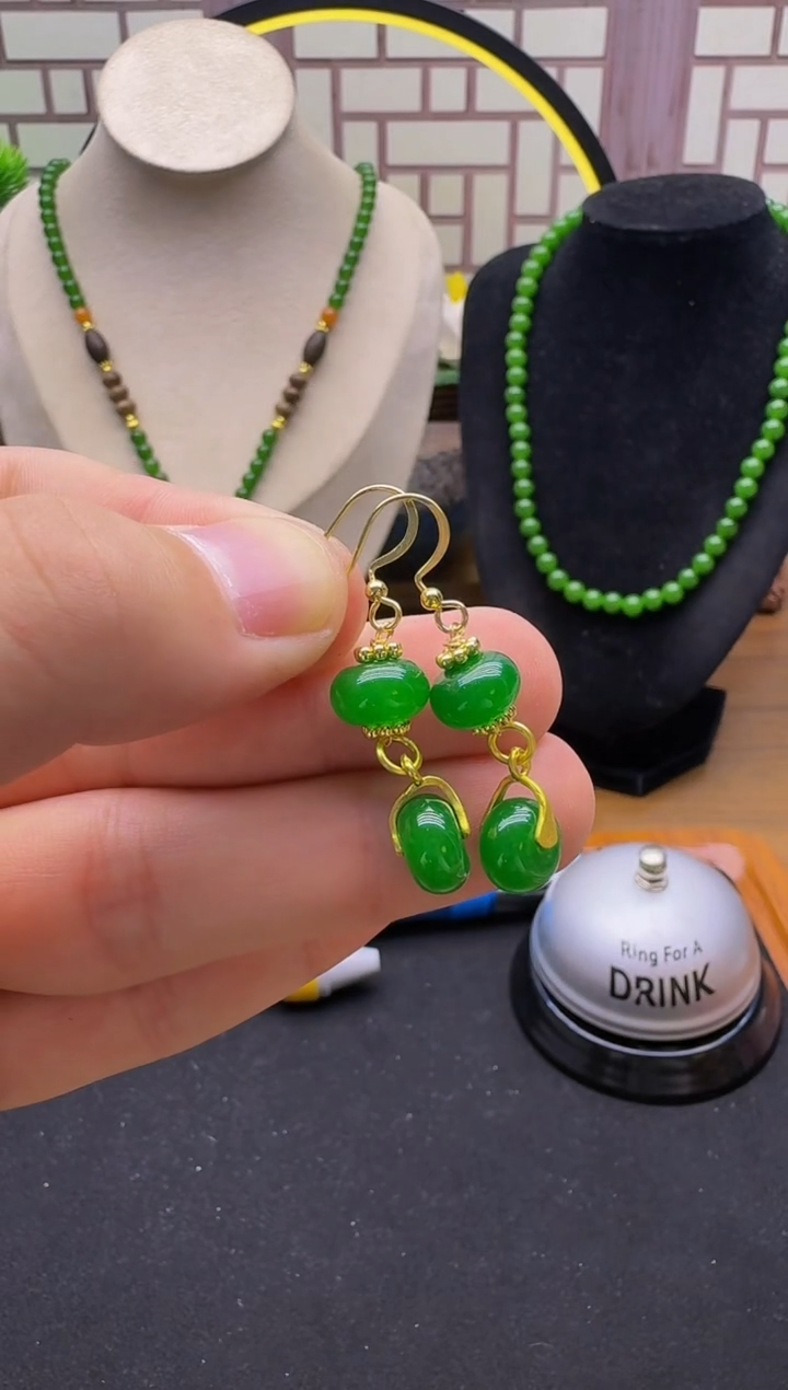 14K金镶嵌翡翠耳饰E15        