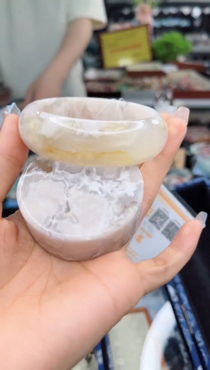 【闪购商品】石英质玉手镯未镶嵌57圈口（赠品镯心）1674214