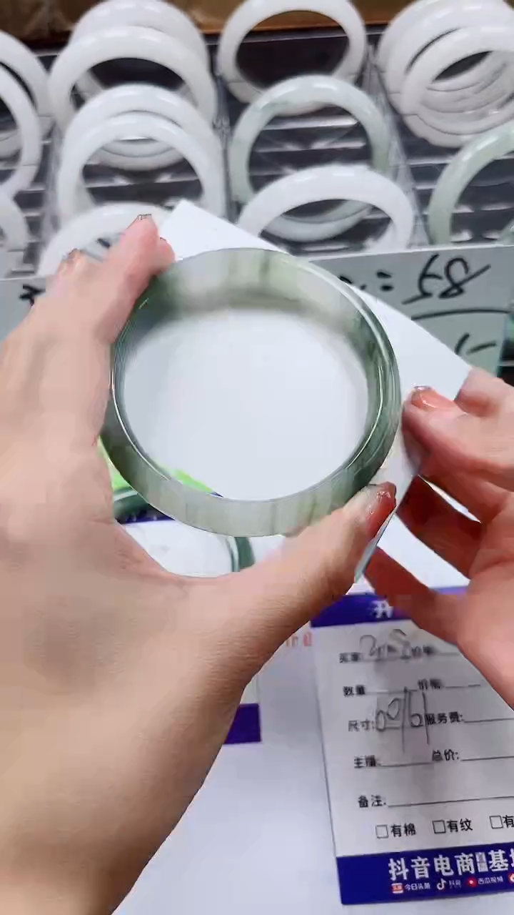 【闪购商品】石英质玉手镯未镶嵌A308-60/61