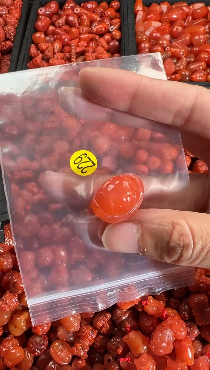 【闪购商品】南红玛瑙颈饰未镶嵌1