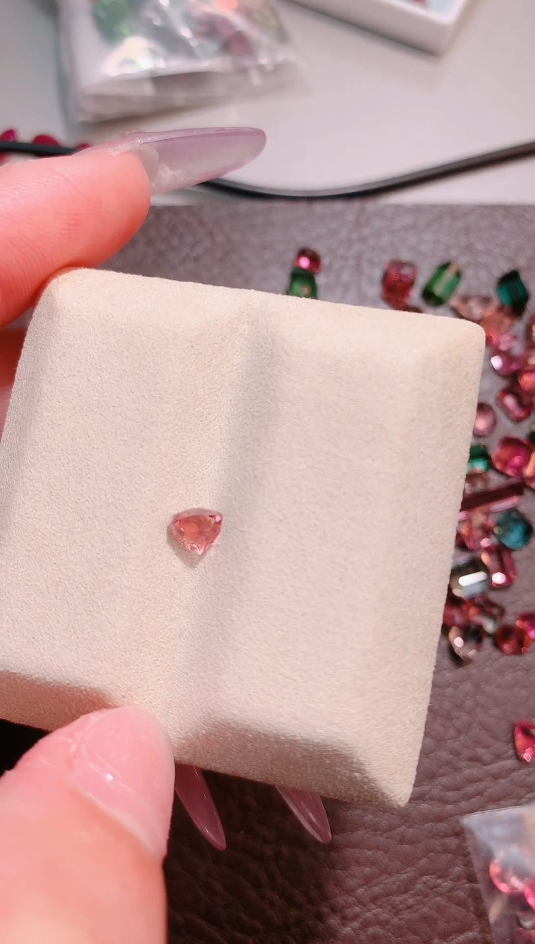 未镶嵌珠宝半成品碧玺0.45ct-天然碧玺三角形未镶嵌火彩好
