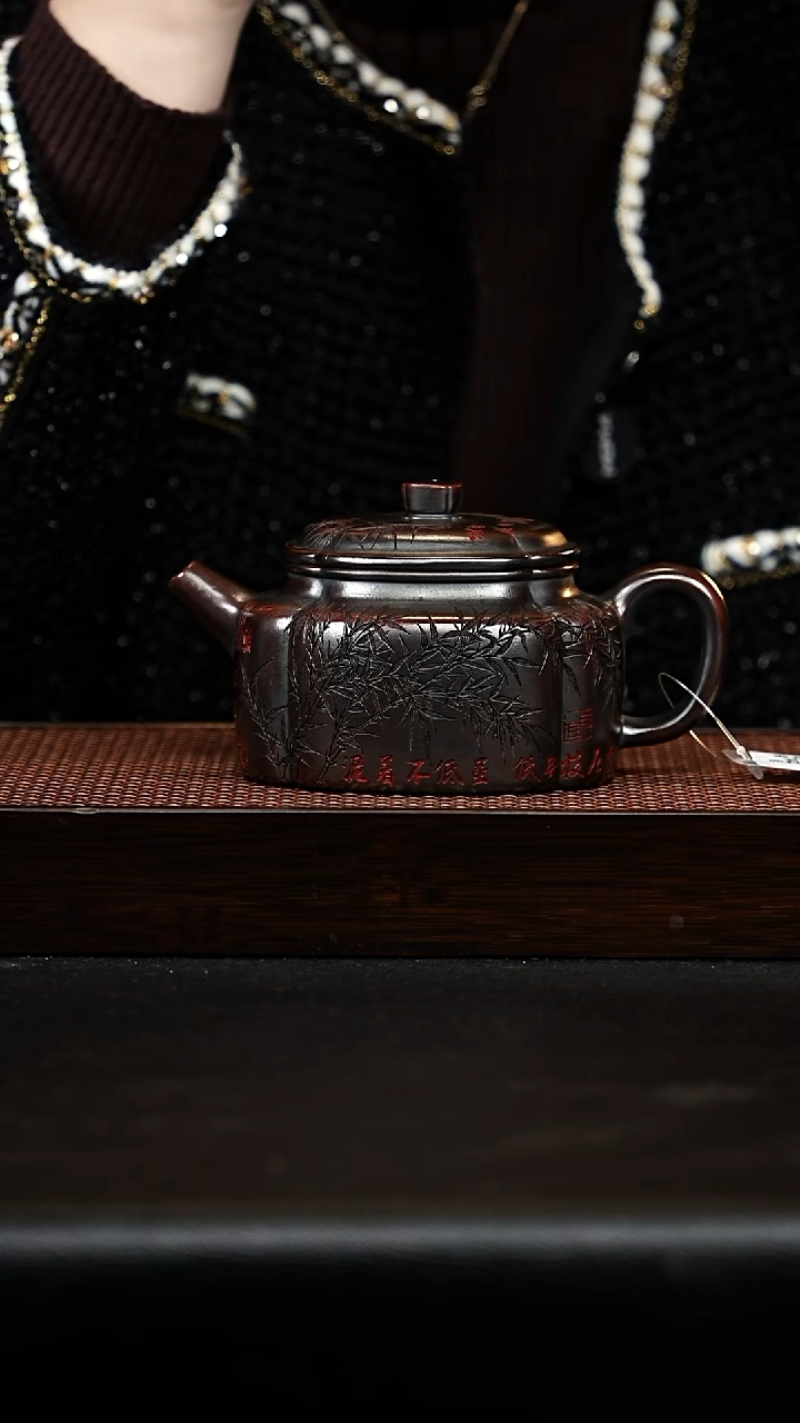 紫砂茶宠德钟壶 