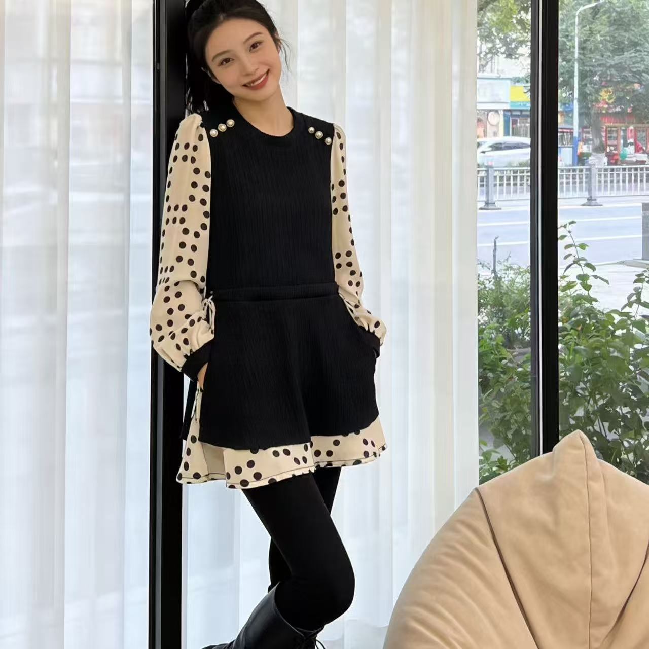 时尚气质轻奢风百搭显瘦点点袖小衫