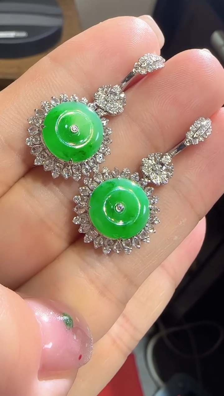 【闪购商品】翡翠耳坠18K金镶嵌平安扣