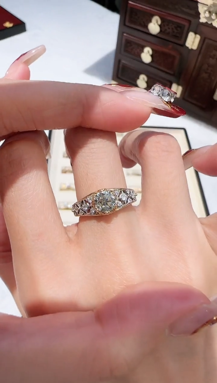 【闪购商品】钻石戒指/指环18K金镶嵌一克拉戒指12#