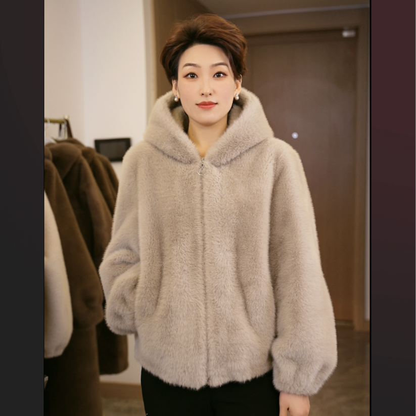 新款海宁秋冬新款皮毛一体连帽加厚短款休闲毛外套百搭白暖时尚