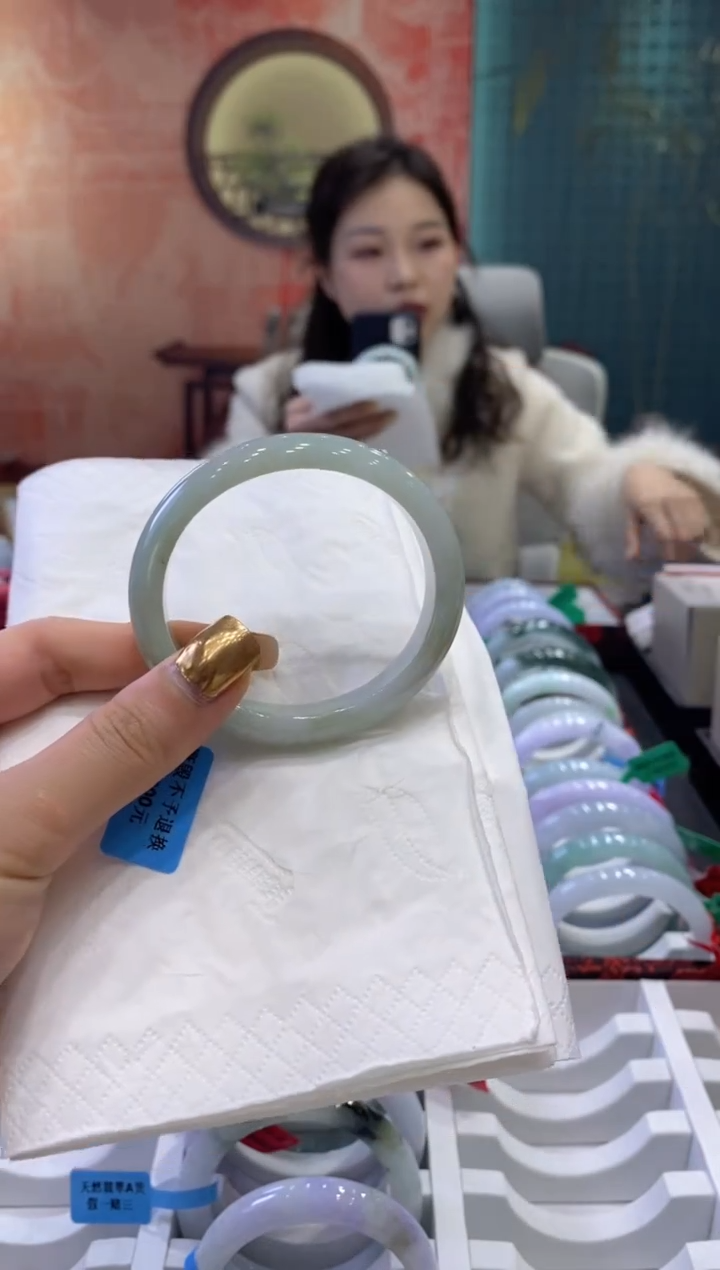 【闪购商品】翡翠手镯未镶嵌多人03765