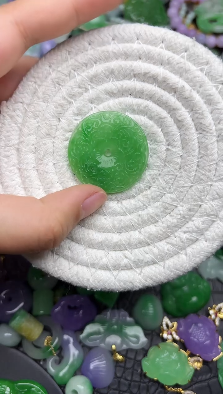 颈饰未镶嵌翡翠缅甸翡翠吊坠