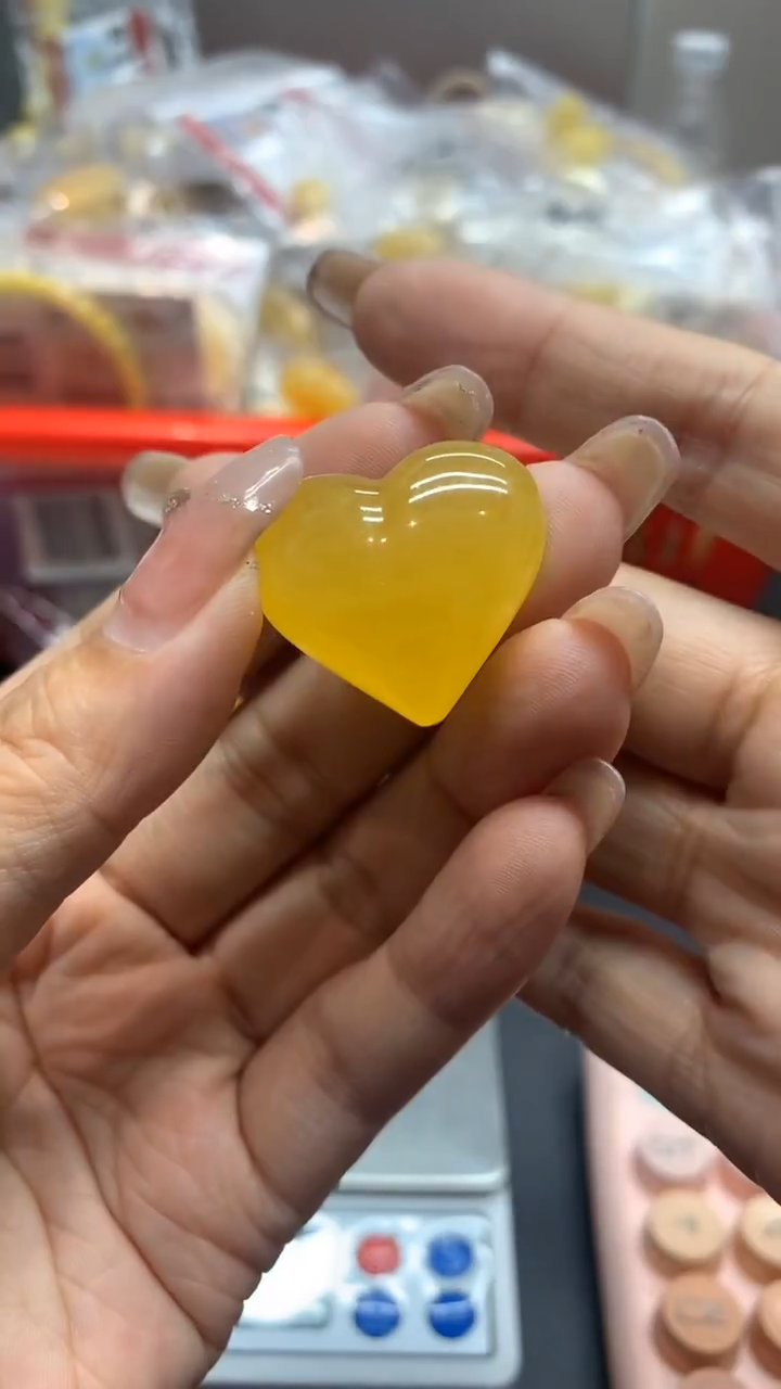 未镶嵌琥珀珠宝奇石999