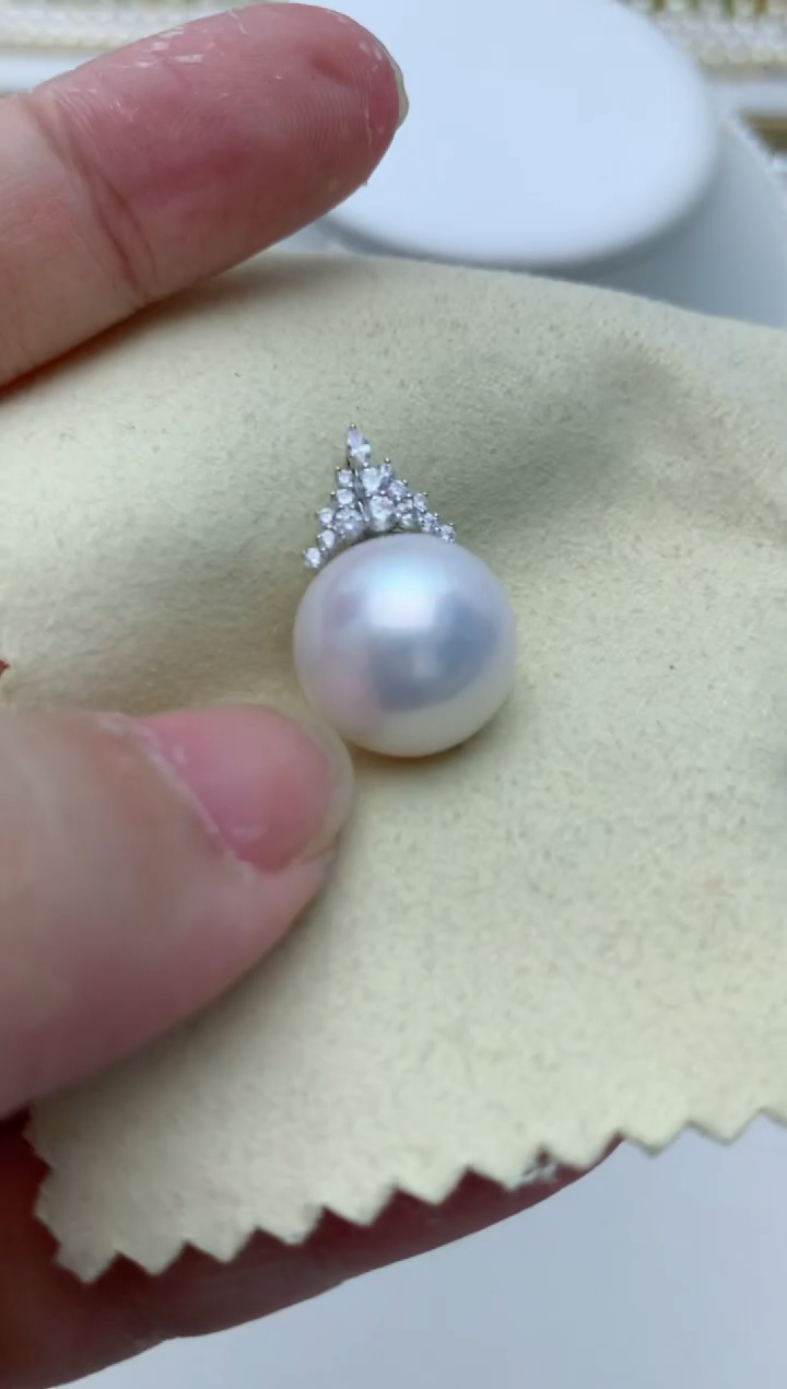 淡水珍珠18K金镶嵌颈饰e104