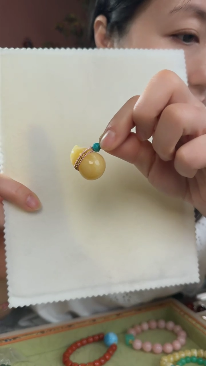 【闪购商品】蜜蜡吊坠(不含链)未镶嵌天然蜜蜡葫芦吊坠