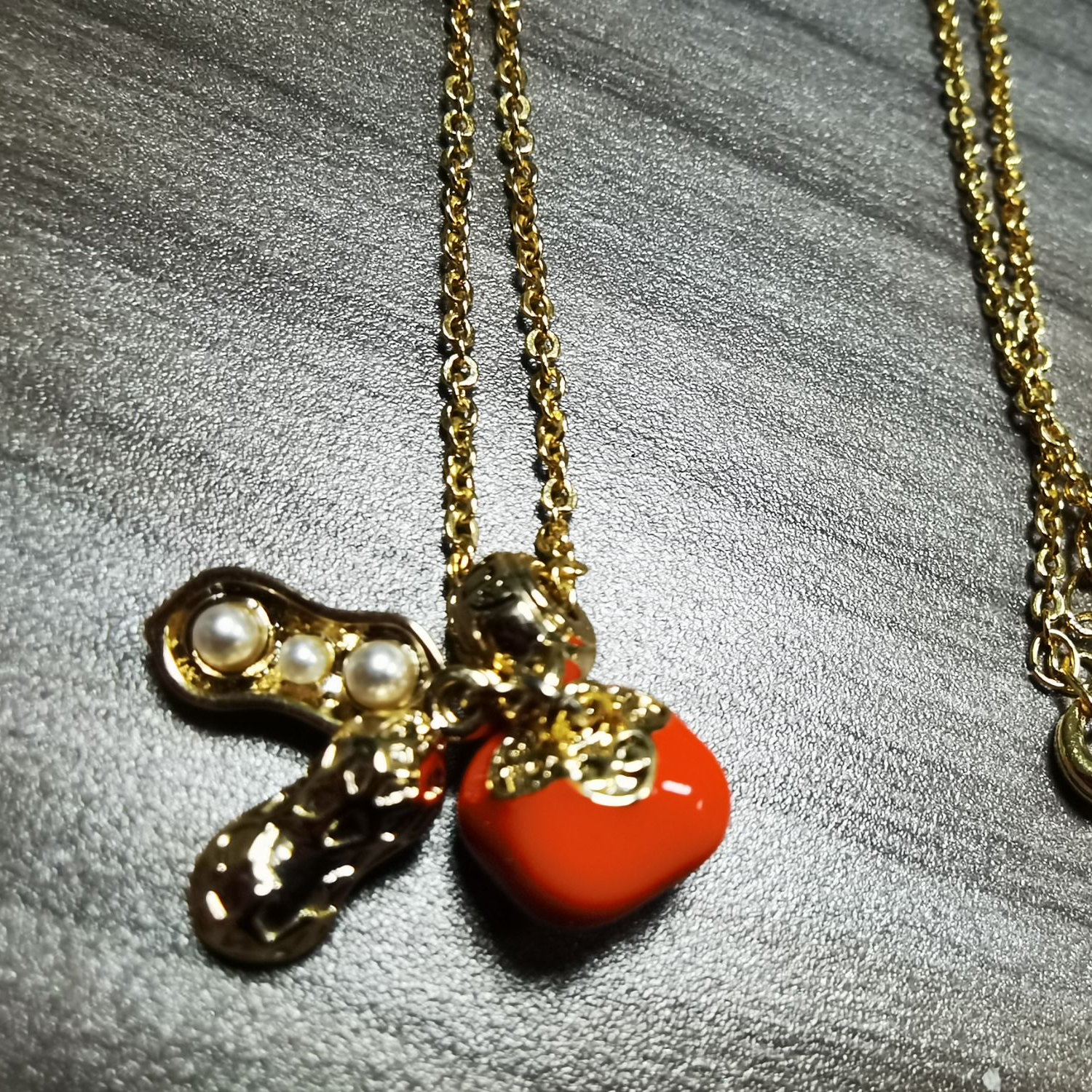 铜合金树脂项链 铜合金玻璃花生柿子项链