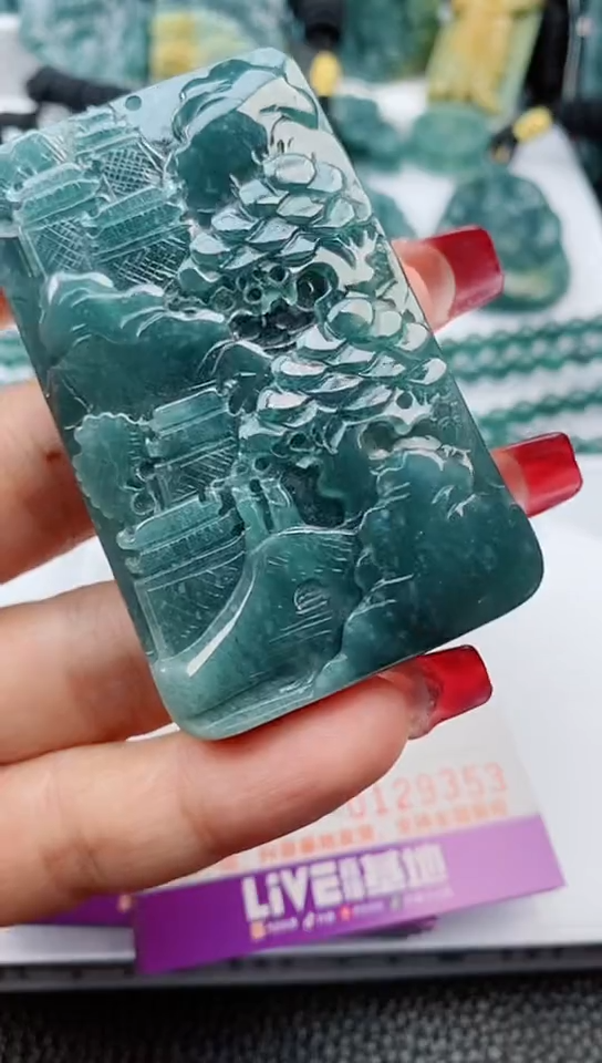 【闪购商品】翡翠颈饰未镶嵌                